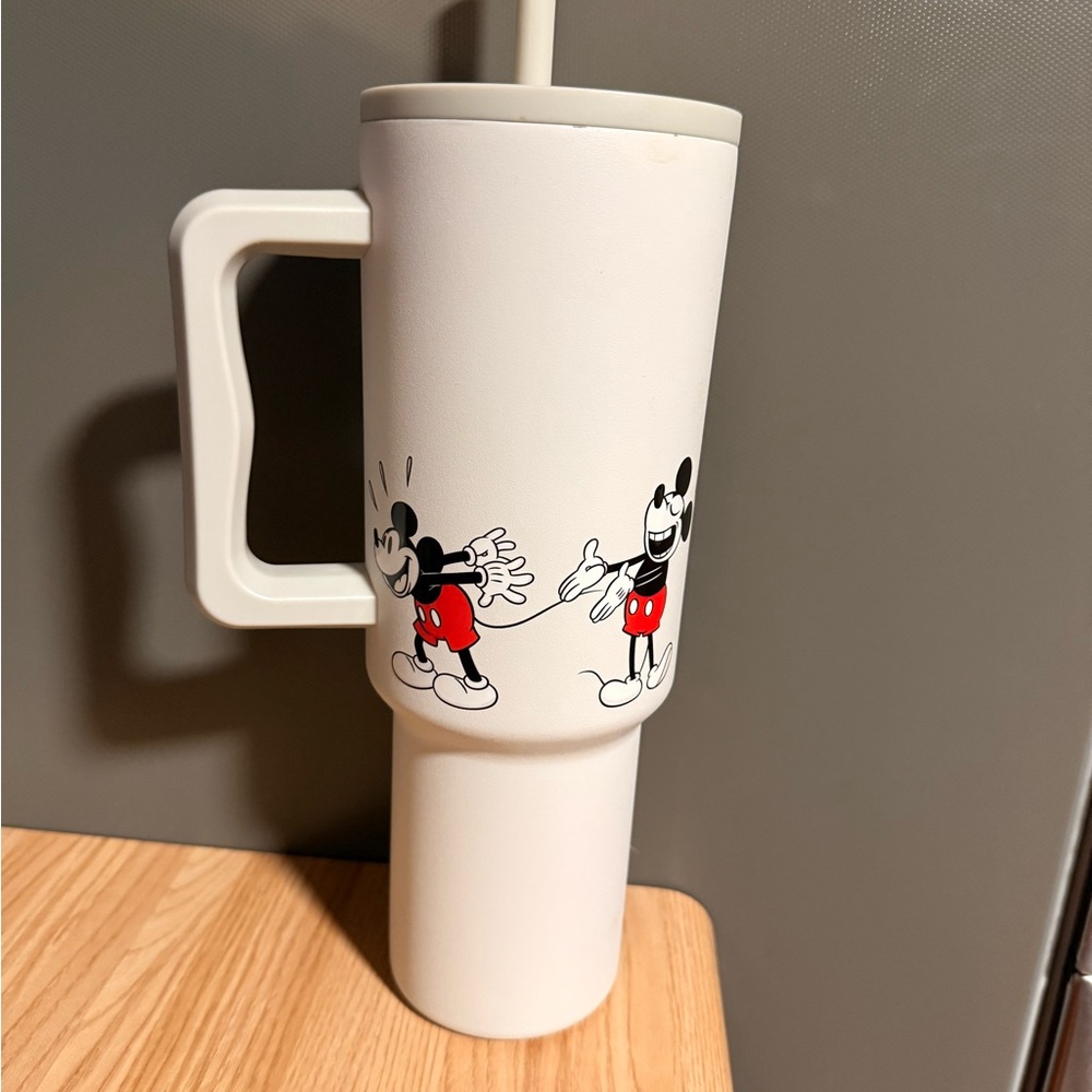 Mickey Mouse Simple Modern